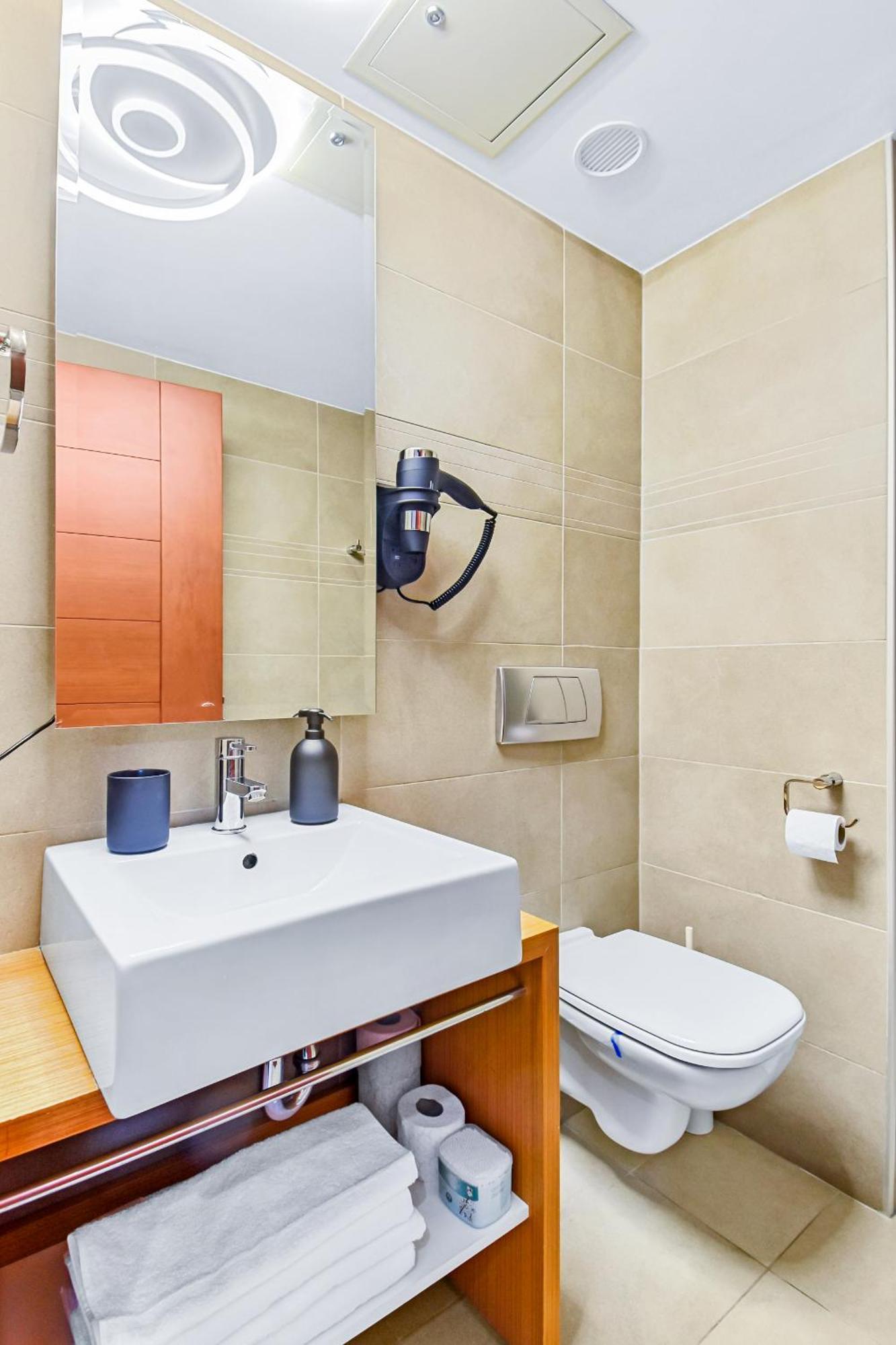 Central Deluxe By Rh Living Bucareste Exterior foto